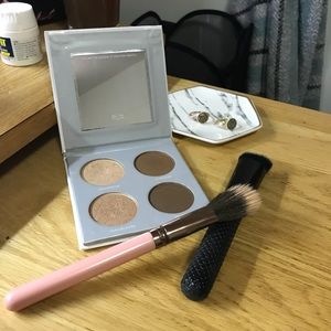 Contour kit with brushes!